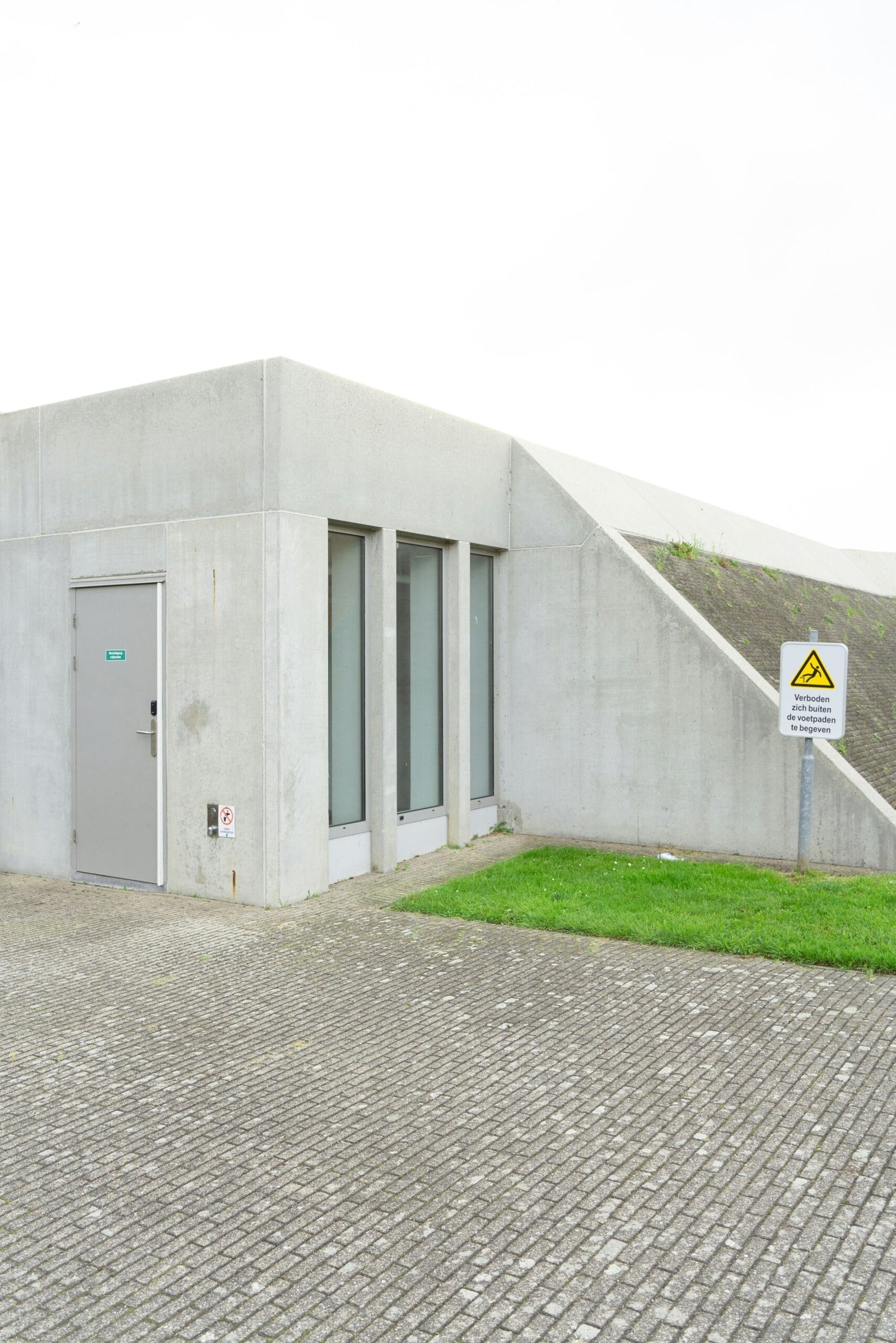 How Does Stagnant Water Affect Biological Safety?